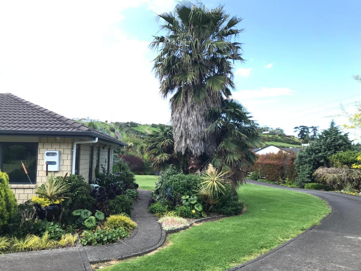 Silverdale Garden Studio Bed & Breakfast Orewa Exterior photo