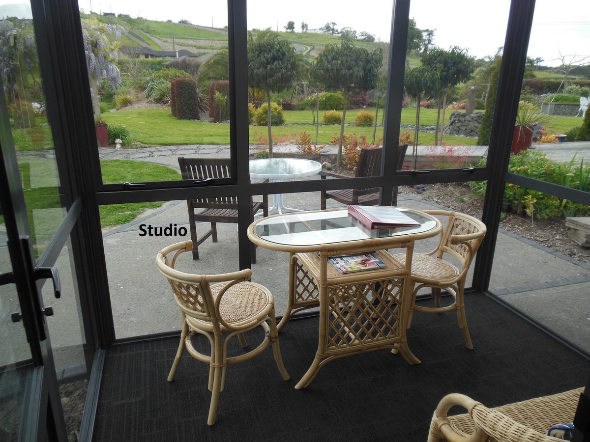 Silverdale Garden Studio Bed & Breakfast Orewa Exterior photo